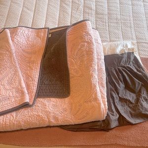 Queen quilt set